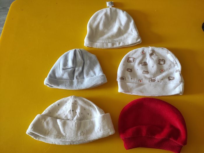 Lot de différents bonnet "chaud"