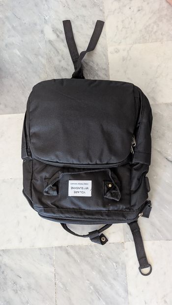 Sac à dos à langer nombreux rangement + câble de recharge intégré