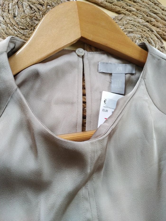 Top chic H&M taille M couleur beige - photo numéro 4