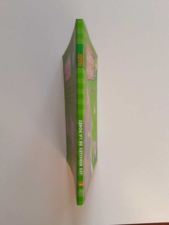 Livre Les rebelles de la forêt - La chasse est ouverte - photo numéro 3