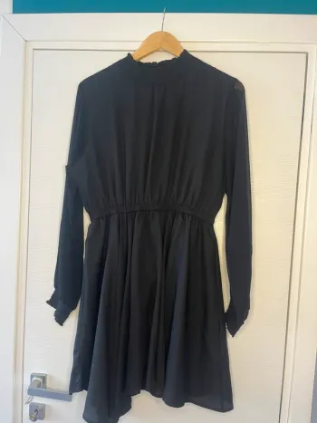 🔹 Robe Noire Élégante – Shein 🔹