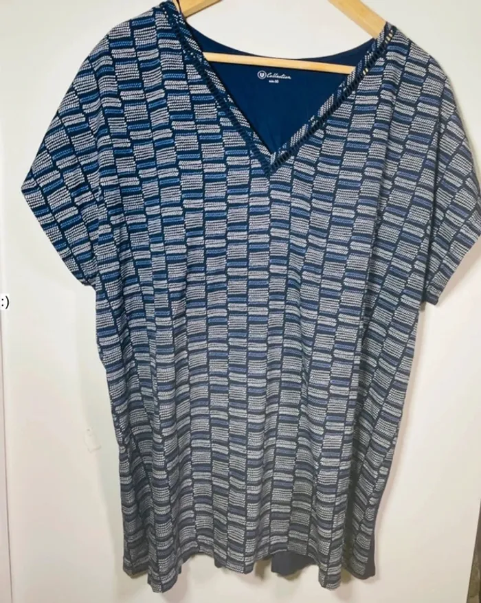 Blouse t shirt femme taille 50 / collection u