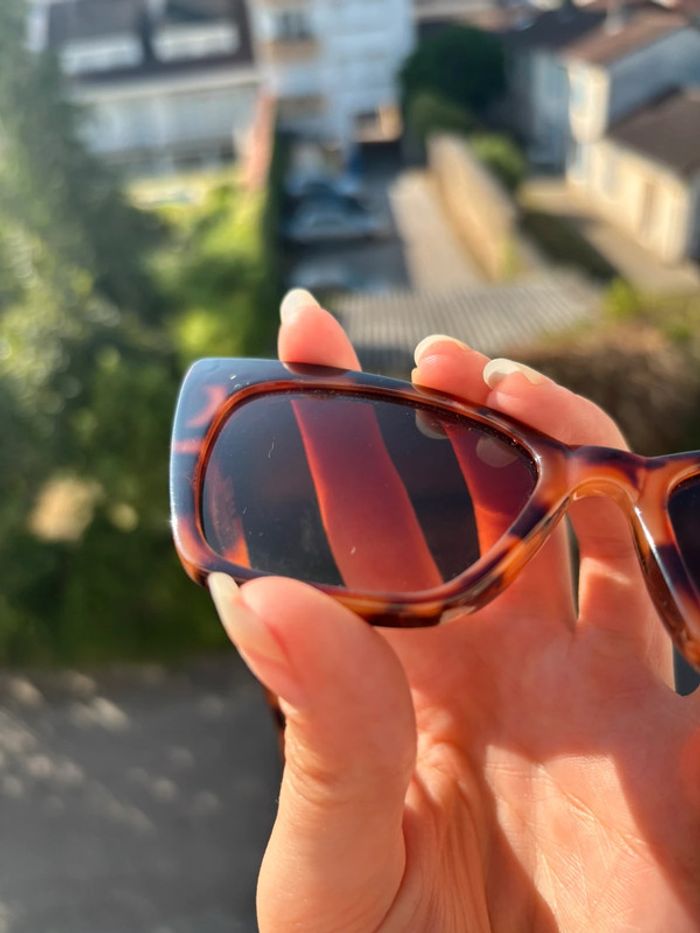 Lunettes de soleil - photo numéro 4