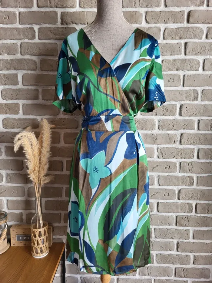 Magnifique robe satinée neuve Marie Méro - photo numéro 16