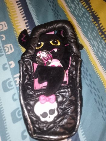 Sac cercueil et peluche Monster High neuf