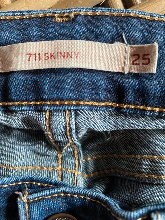 Jean 711 Skinny Lewis Strauss taille 25