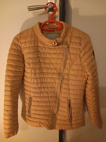 Manteau jaune Les petites bombes TBE