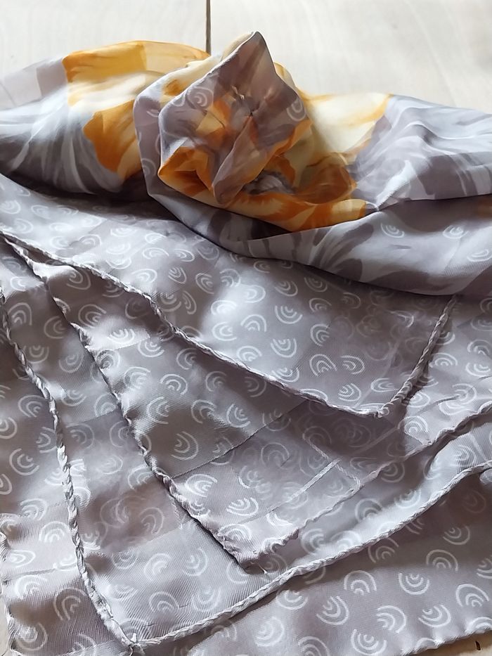 Foulard Carré à Fleurs orange pour Femme vintage - photo numéro 4