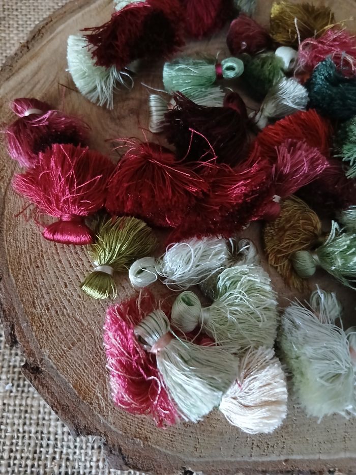 Lot de 50 glands pompons crème vert beige bordeaux blanc. - photo numéro 4