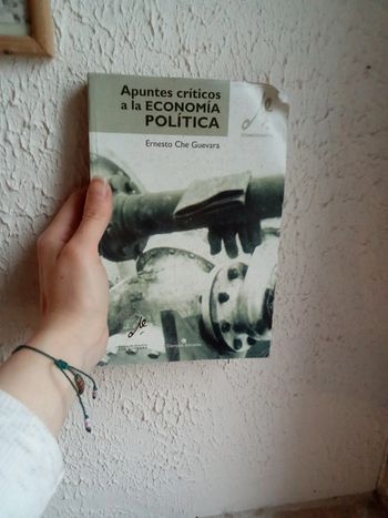 Libro de apuntes del Che sbrel economía politica