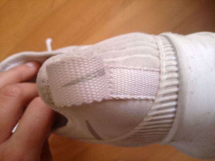 Nike blanche et bleue