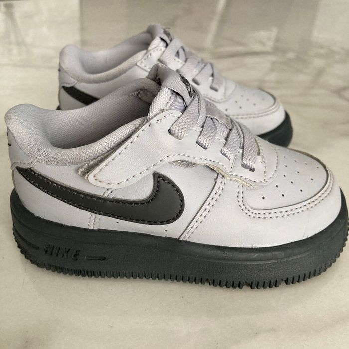 Nike Force 1 grise