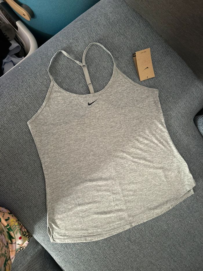 Débardeur Nike taille M neuf - photo numéro 2
