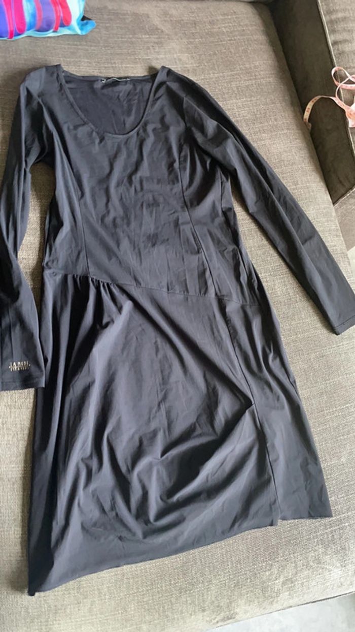 Robe noire - photo numéro 2