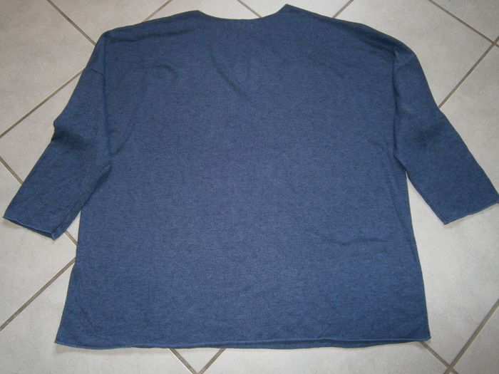 Pull bleu avec sequins rosés Taille 42 - photo numéro 9