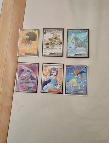 Lot de cartes Pokémon série foudre noire, flammes blanches et fable nébuleuses