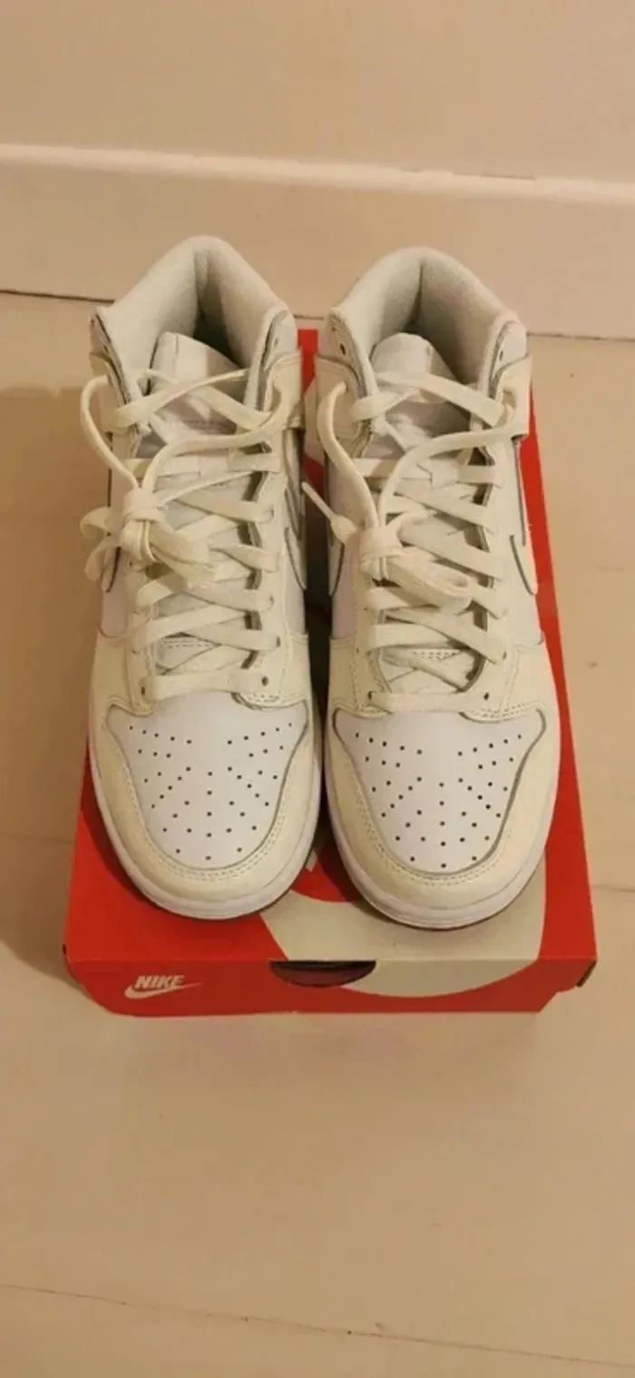 Nike Dunk High T38 NEUVES - photo numéro 2