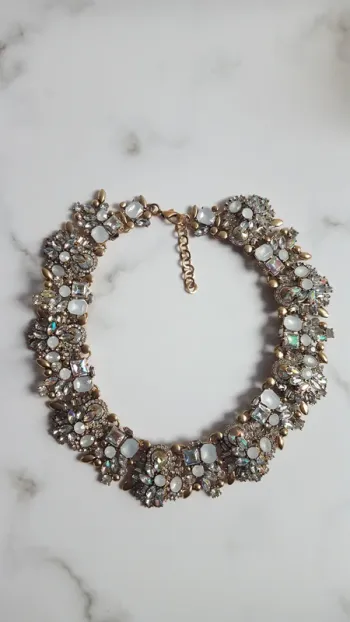 Collier doré, blanc nacré & diamanté
