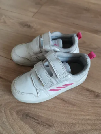 Baskets Adidas fille 25