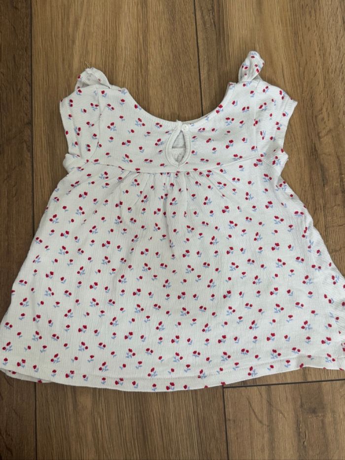 Robe Kiabi fleurs 3 mois - photo numéro 4