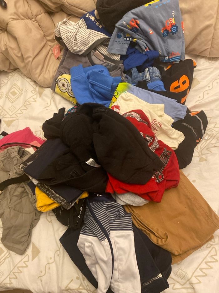 Lot de vêtement enfant taille 6 ans - photo numéro 1