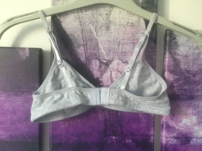 Soutien gorge gris 12 ans - photo numéro 2