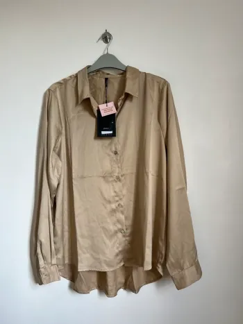 Chemise en satin neuve Only L