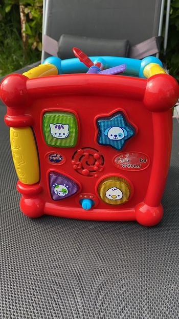 Baby cube d’éveil
