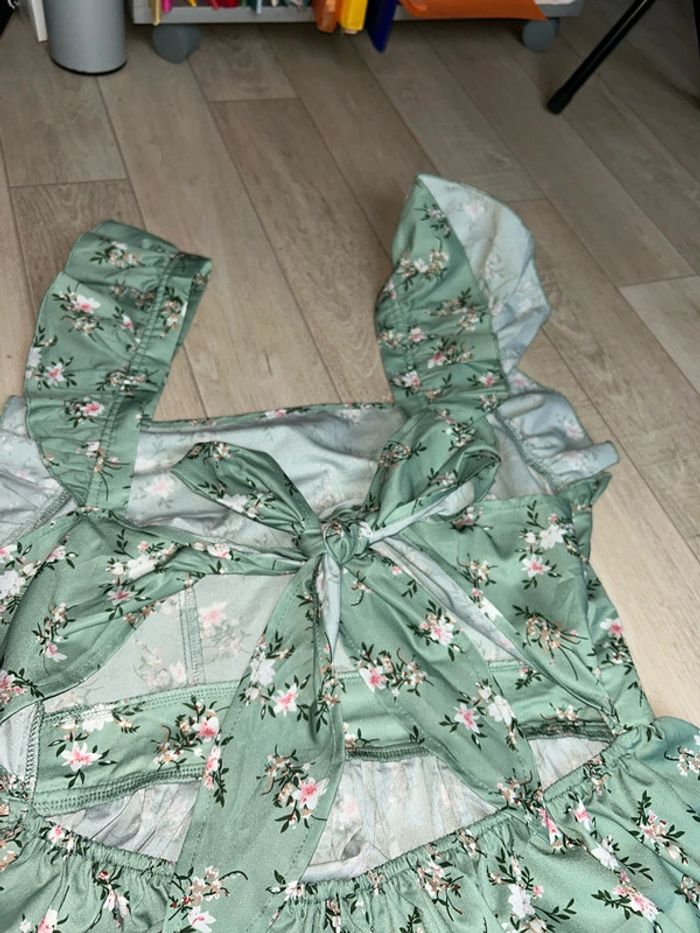 Jolie robe fleurie - photo numéro 4