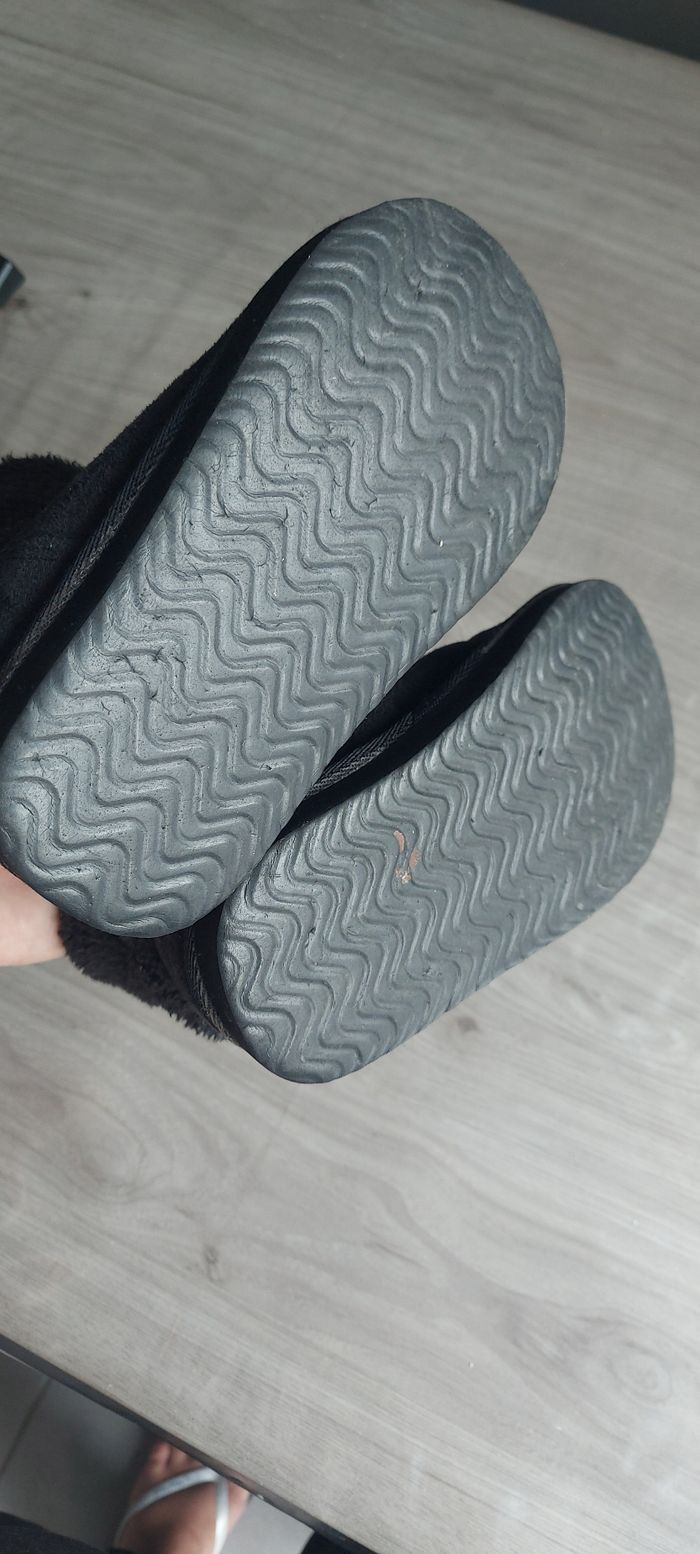 Chaussons H&M pointure 28/29 - photo numéro 3