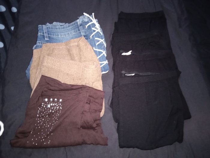 Lot vêtements (tee-shirts, débardeurs, robes été, jeans, leggings, shorts, cyclistes ) taille 44-46-48 - photo numéro 9