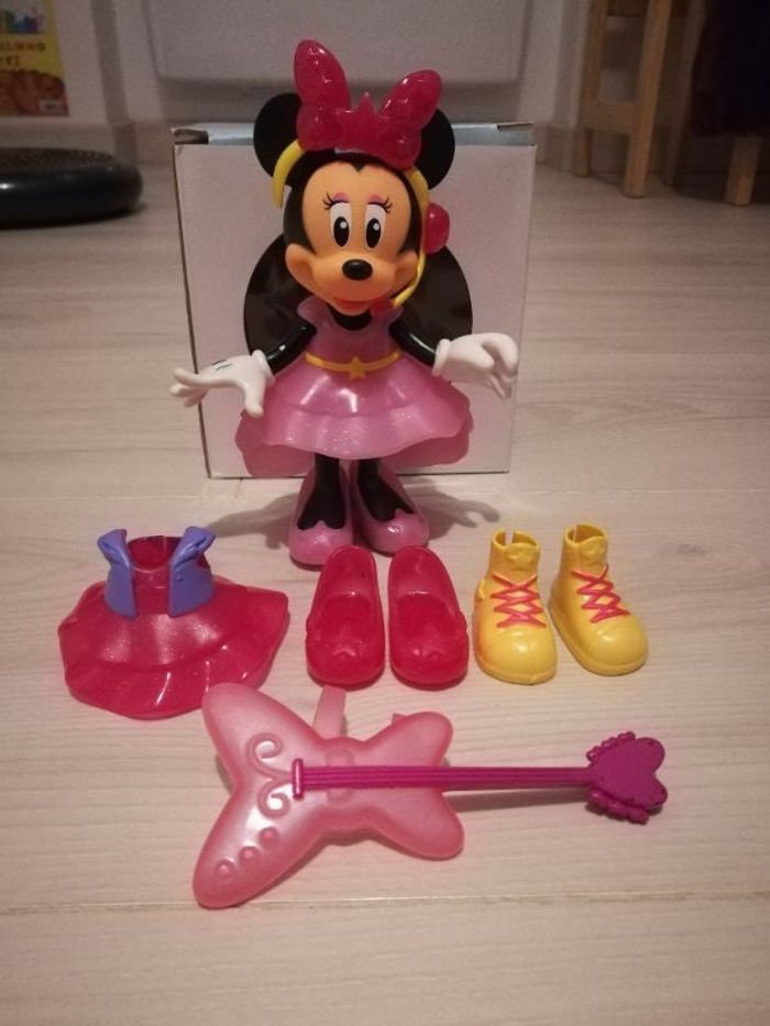 Minnie et ses accessoires.