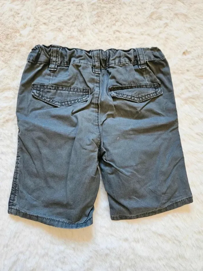 🩶 Short garçon gris Kiabi 24 mois (86-89 cm) 🩶 - photo numéro 2