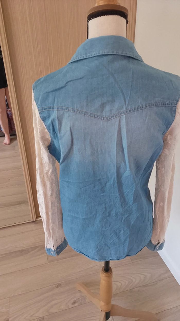 Chemise en jeans et dentelle - photo numéro 2