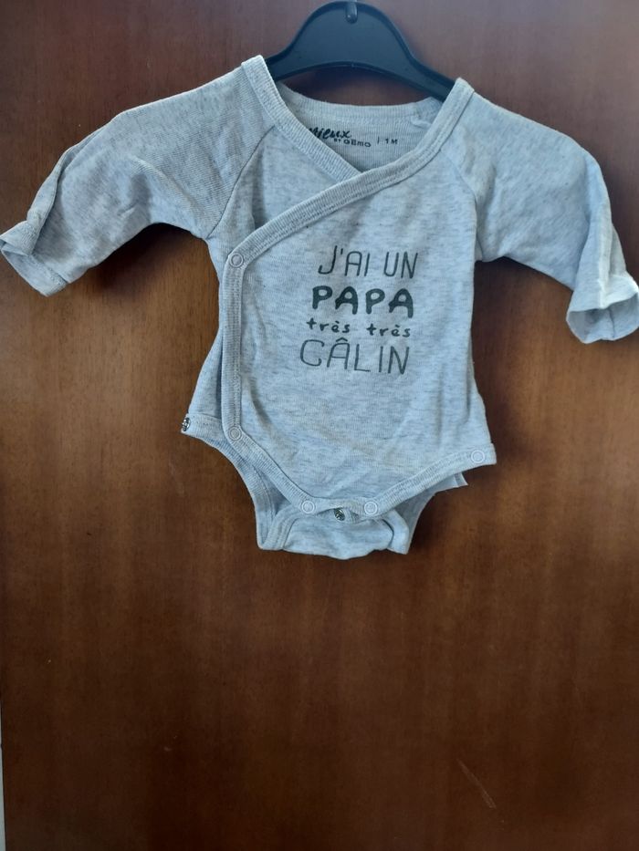 Lot bodies bébé 1 mois - photo numéro 2