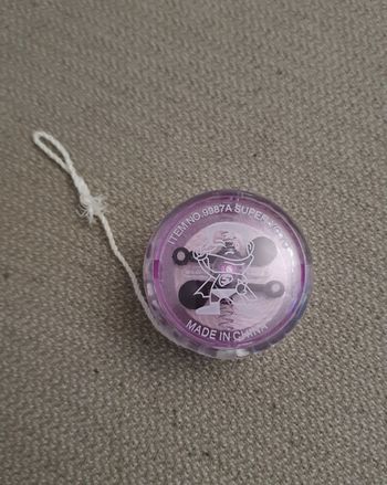 Yoyo lumineux violet