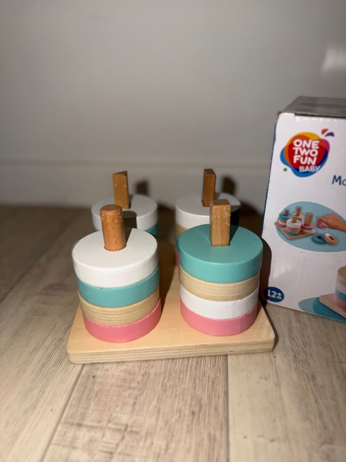 Jeu Montessori encastrement en bois - photo numéro 3