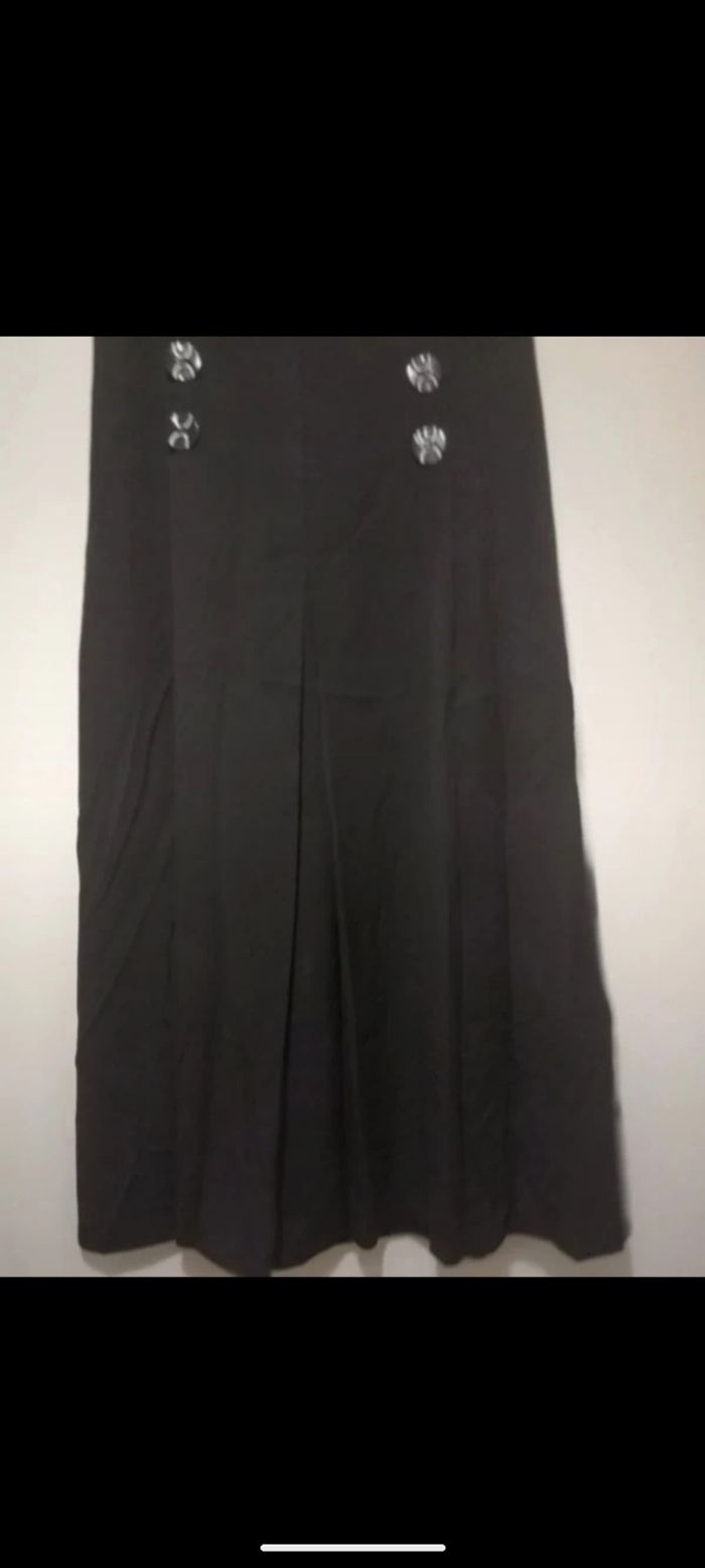 Belle jupe longue noire à larges plis. Taille 40 - photo numéro 8
