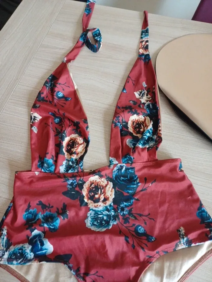 Joli maillot de bain - photo numéro 2
