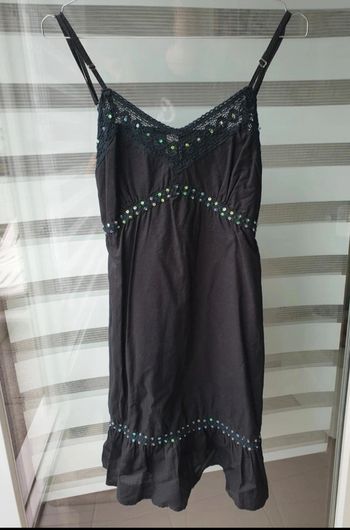 Robe noire crochet sequins