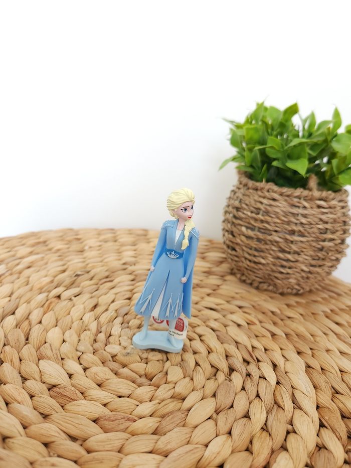 Lot de deux Figurines Elsa & Vaïana Disney Hachette Collections - photo numéro 3