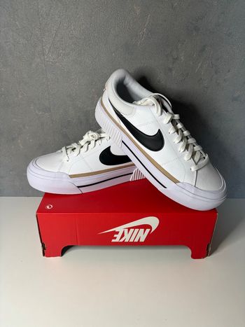 Nike Court Legacy Lift Couleur Blanc/Chanvre/Noir