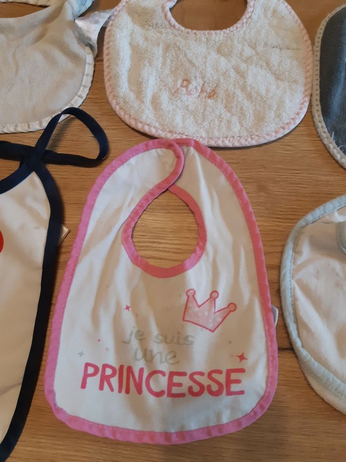 Lot 12 bavoirs - photo numéro 3