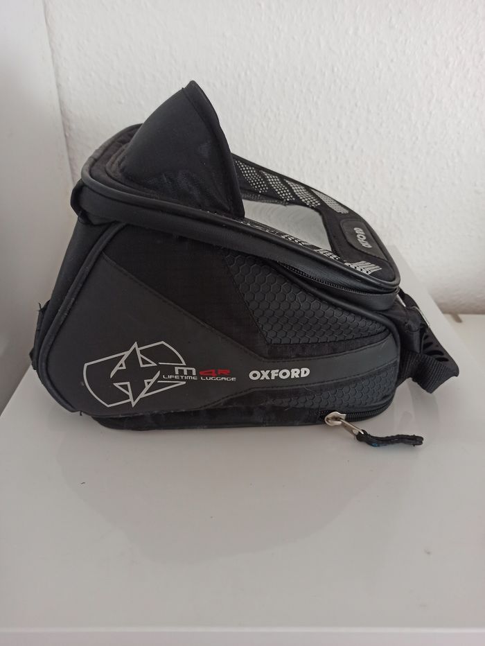 Sacoche aimantée pour réservoir moto - photo numéro 5