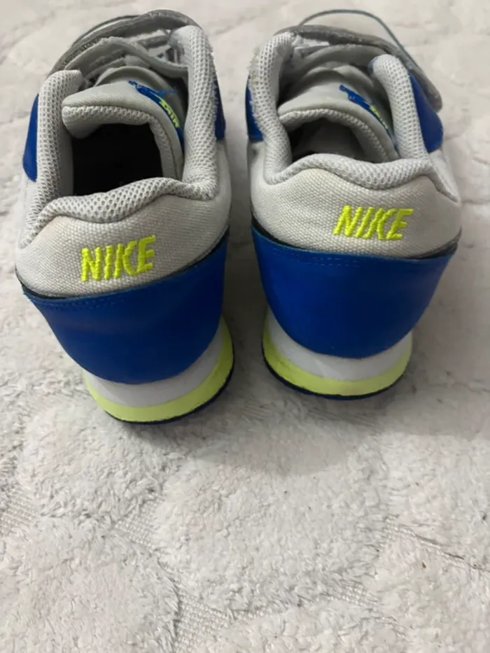 Baskets Nike garçon pointure 35 - photo numéro 4