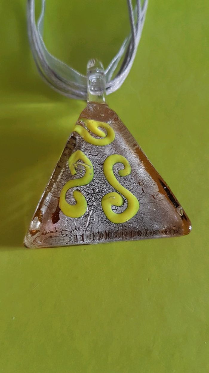 Collier triangle - photo numéro 2