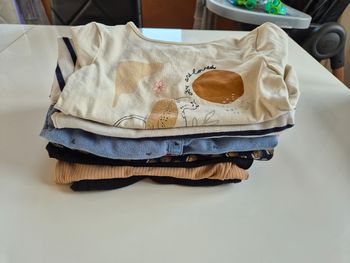 Lot de 9 tee shirt manches longues 4 ans (diverses marques)