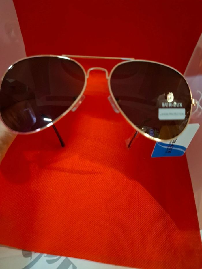 Lunettes de soleil Sur-Lux neuves avec étiquettes protection 400CE verres fumé - photo numéro 2
