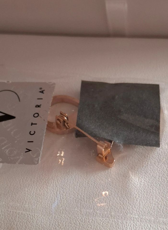 Très belle broche Victoria Bijoux neuve - photo numéro 3