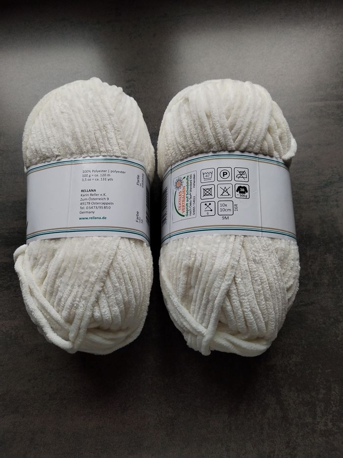 Lot de 2 pelotes de laine Chenille /velours blanc cassé crème